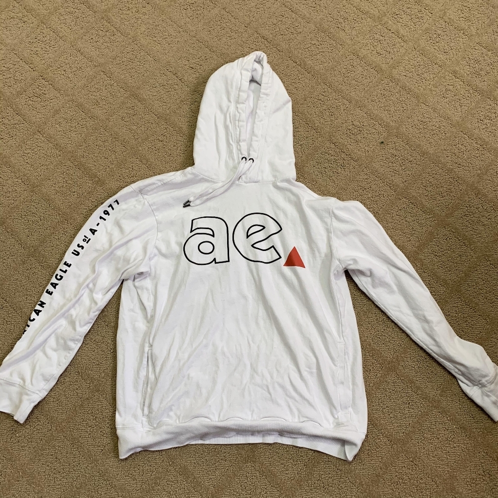 AE Classic Hoodie Long Sleeve Tee